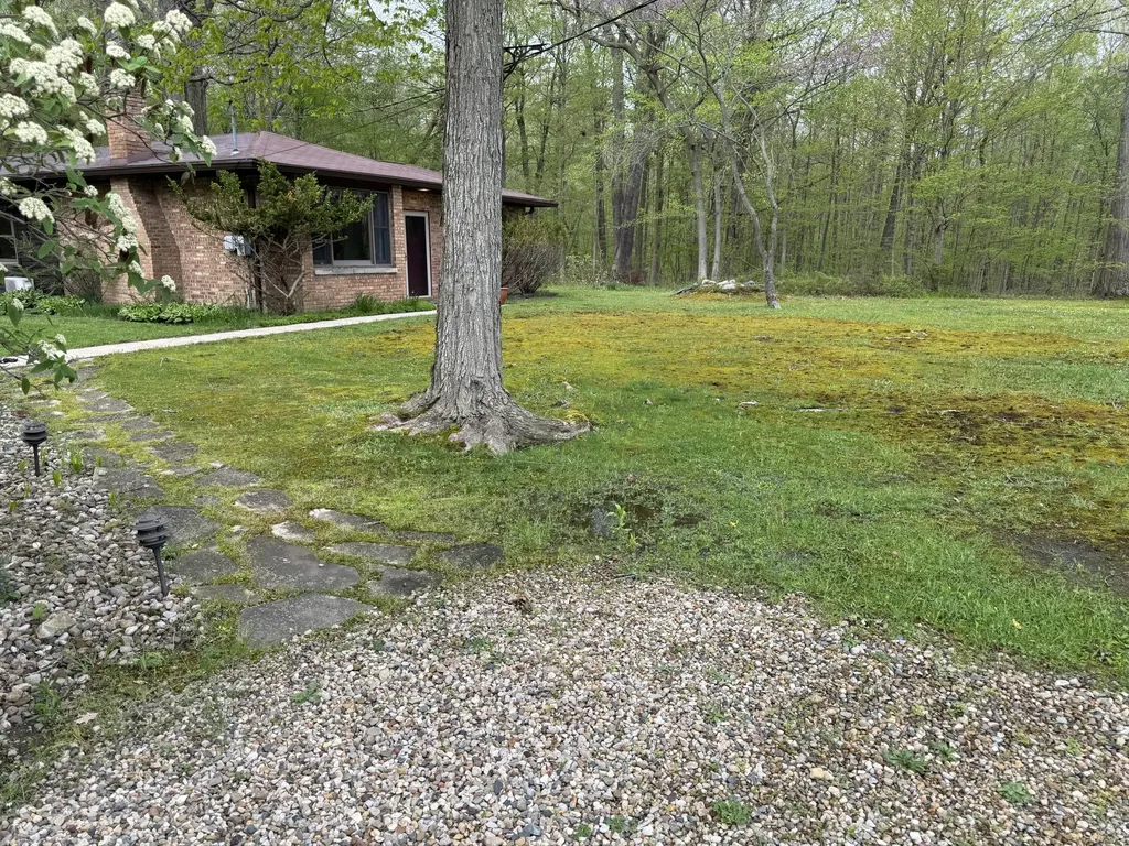 6629 W East Road Chikaming Township MI 49128