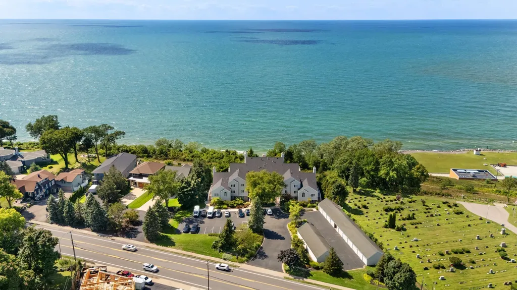 1802 Lakeshore Drive St. Joseph City MI 49085