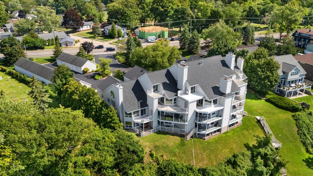 1802 Lakeshore Drive St. Joseph City MI 49085