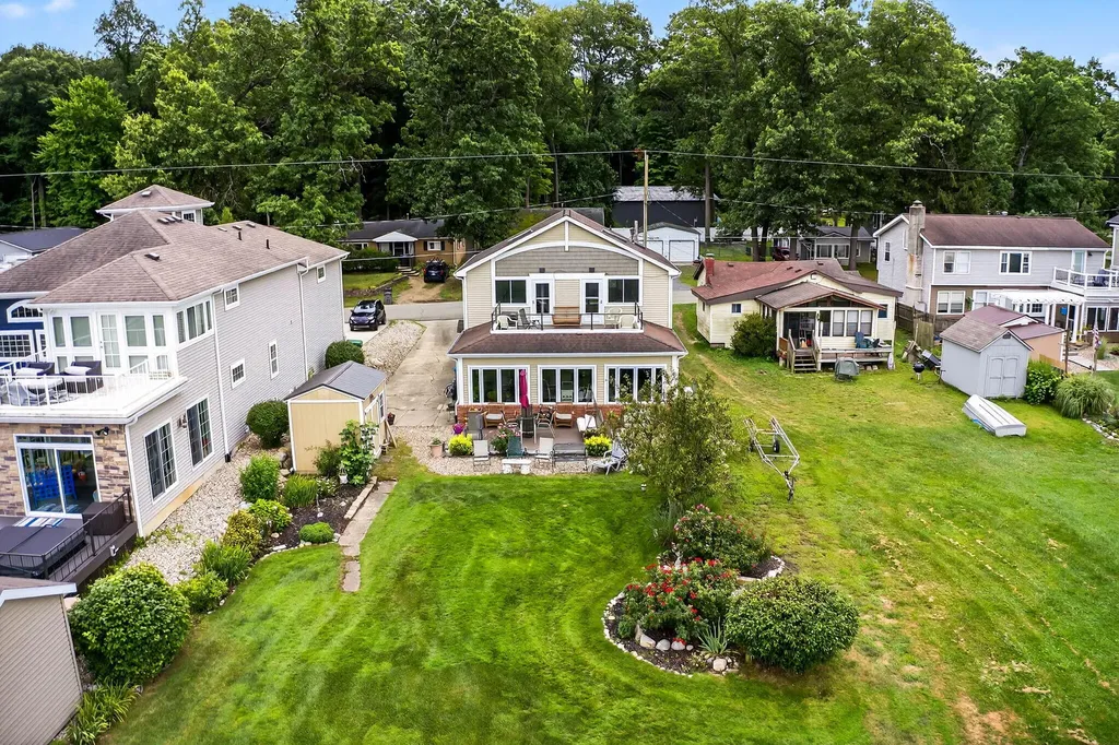 68800 S Shore Drive Ontwa Township MI 49112