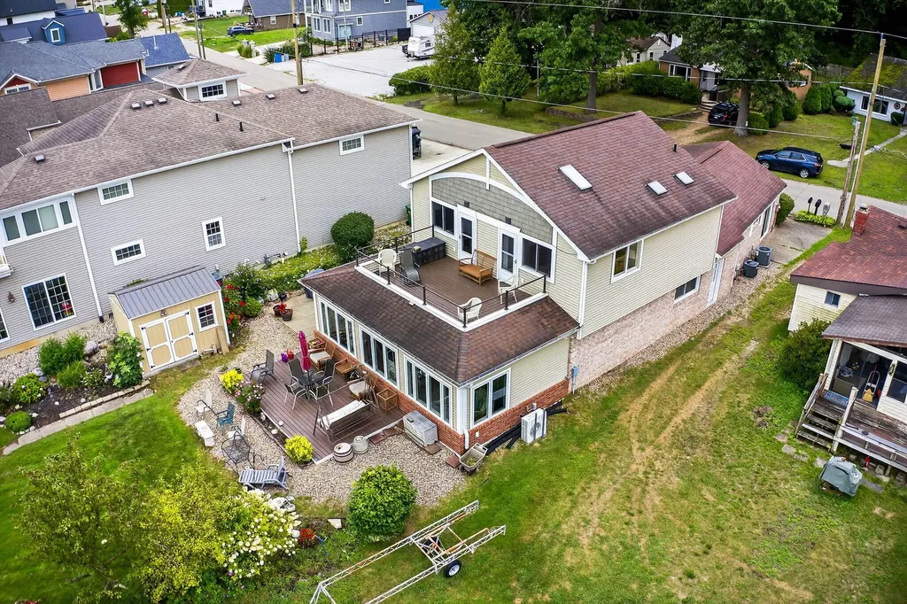 68800 S Shore Drive Ontwa Township MI 49112