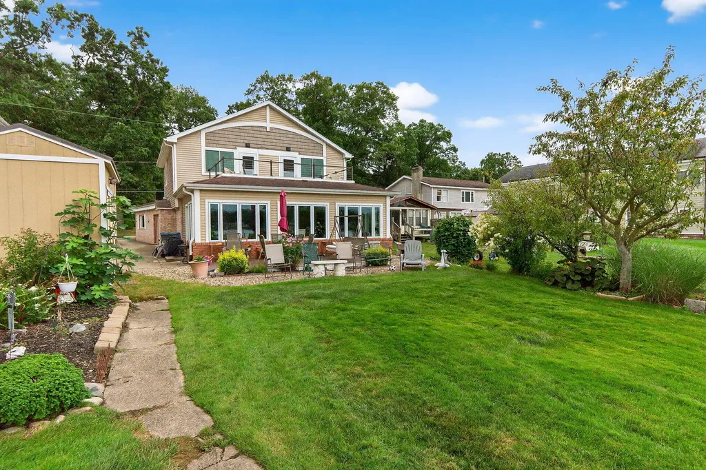 68800 S Shore Drive Ontwa Township MI 49112