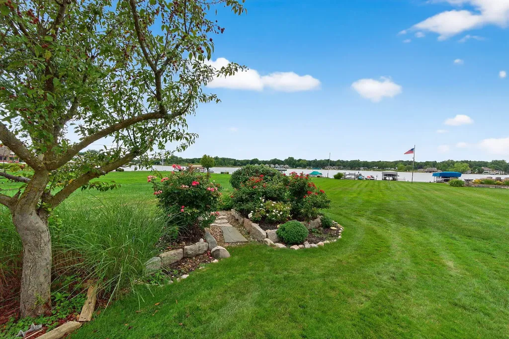 68800 S Shore Drive Ontwa Township MI 49112