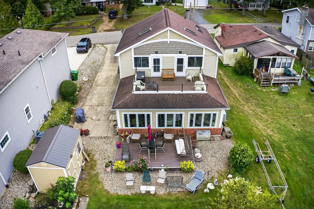 68800 S Shore Drive Ontwa Township MI 49112