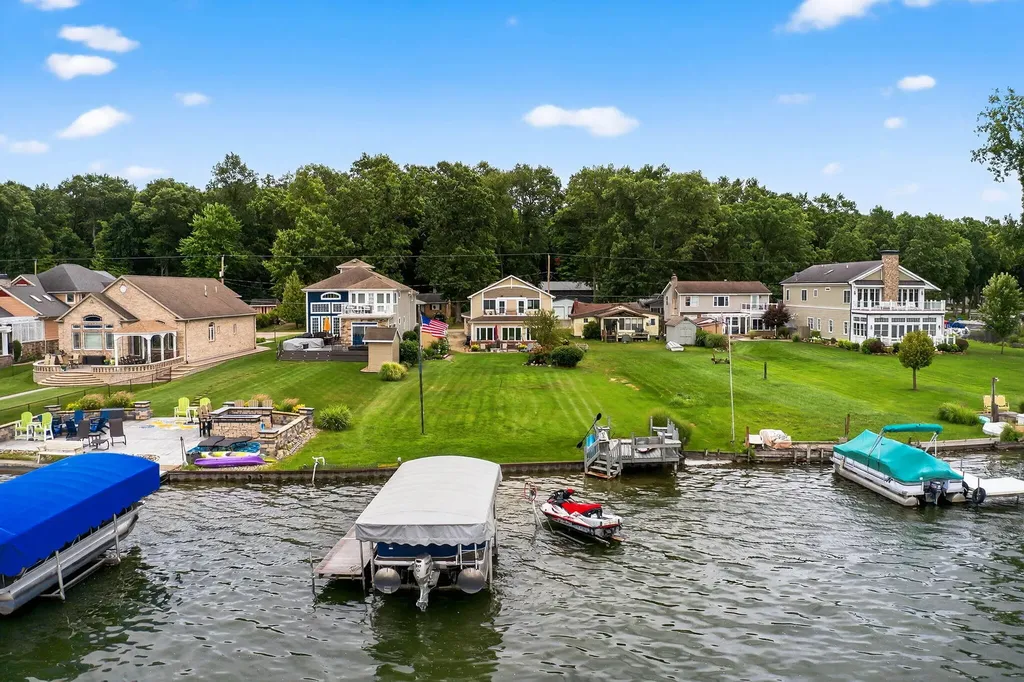 68800 S Shore Drive Ontwa Township MI 49112