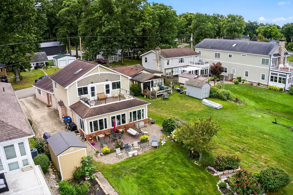 68800 S Shore Drive Ontwa Township MI 49112