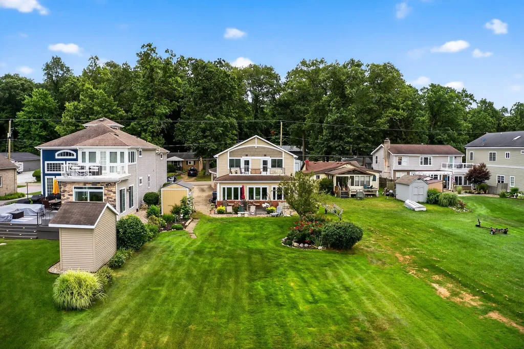 68800 S Shore Drive Ontwa Township MI 49112