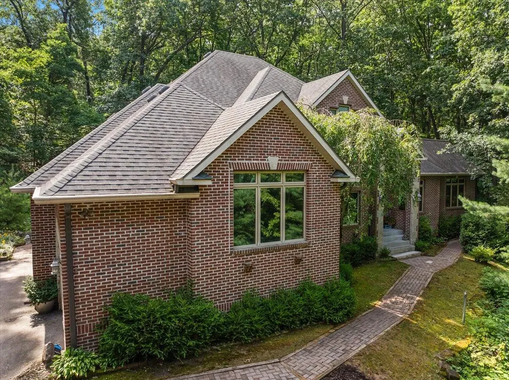 5797 Wildwood Drive Lake Charter Township MI 49106