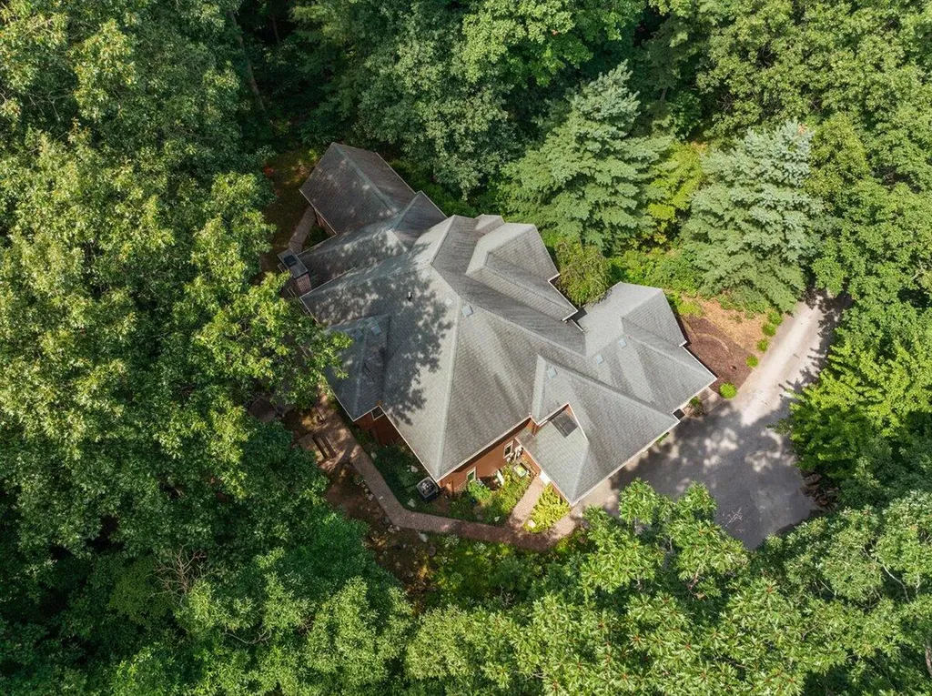 5797 Wildwood Drive Lake Charter Township MI 49106