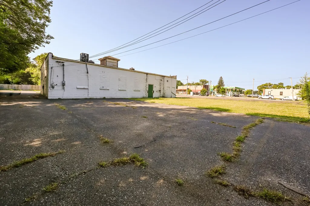 931 E Main Street Benton Charter Township MI 49022