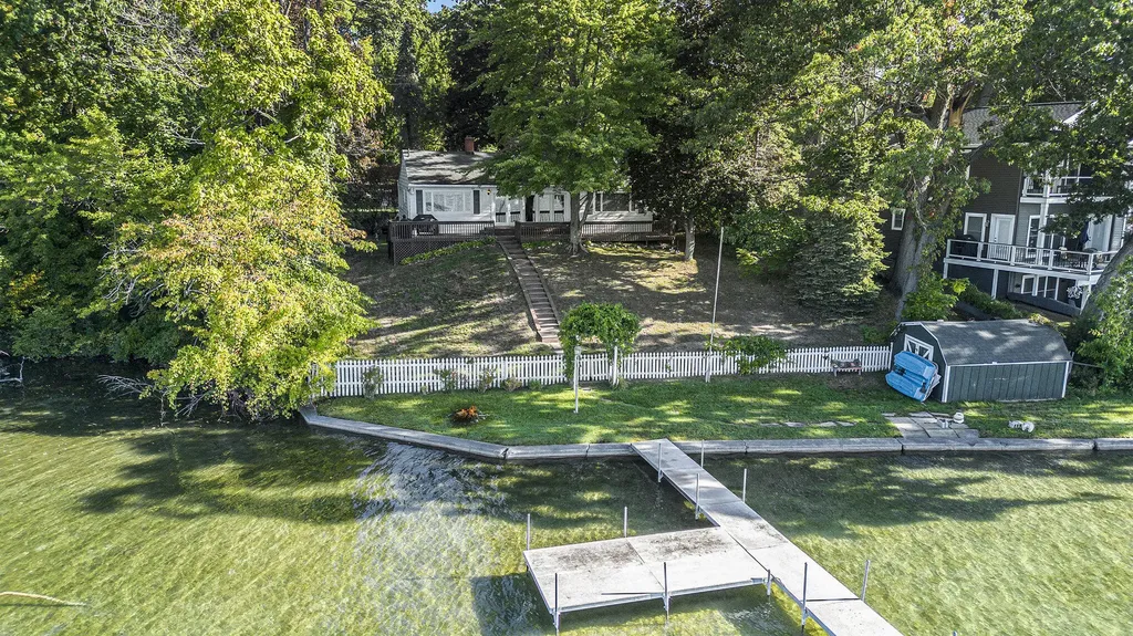 31273 County Line Road Silver Creek Township MI 49047
