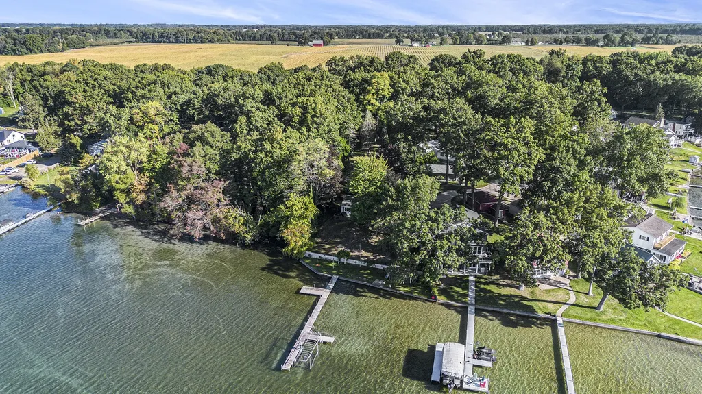 31273 County Line Road Silver Creek Township MI 49047