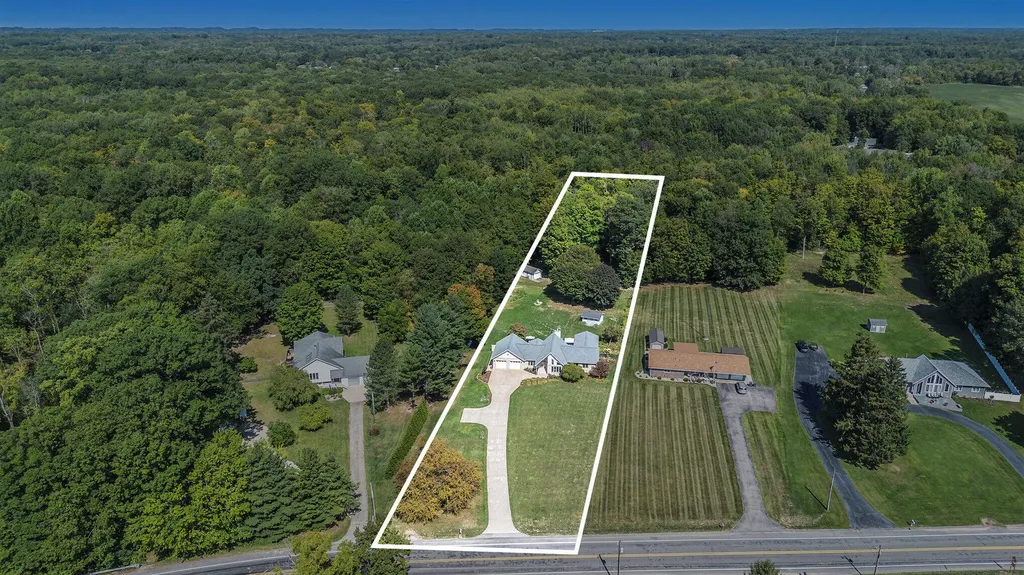 6030 Paw Paw Lake Road Coloma Charter Township MI 49038