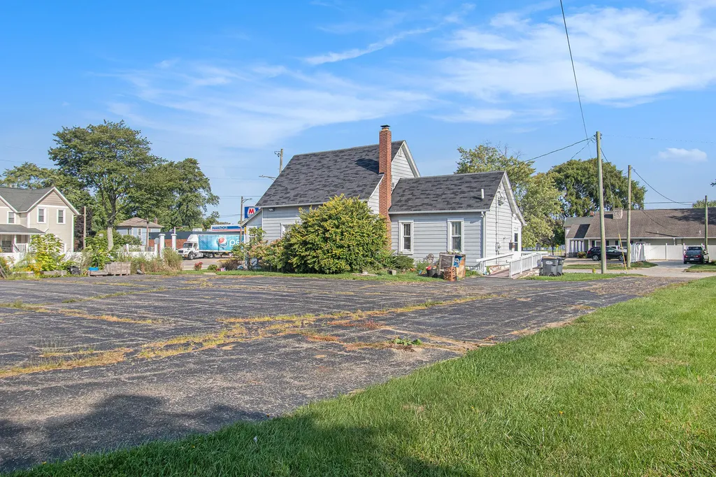555 Broadway Street South Haven City MI 49090