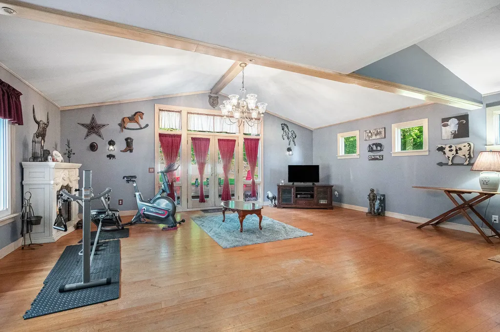 55945 Inn D Inn Drive Silver Creek Township MI 49047