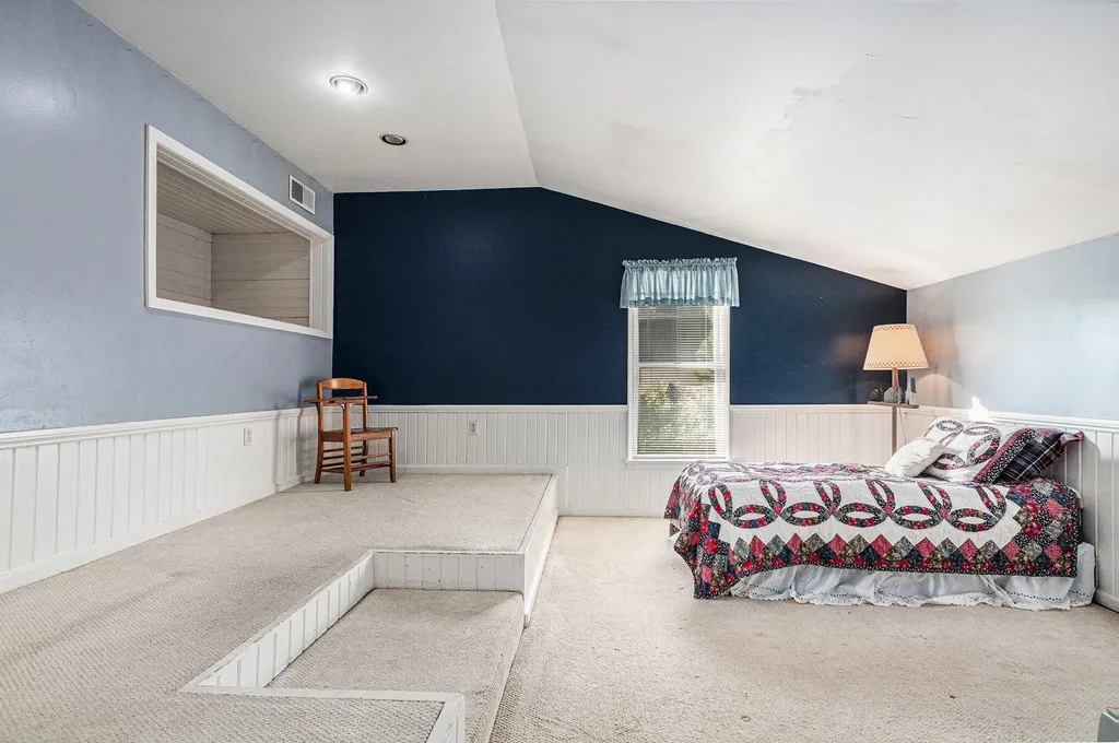 55945 Inn D Inn Drive Silver Creek Township MI 49047