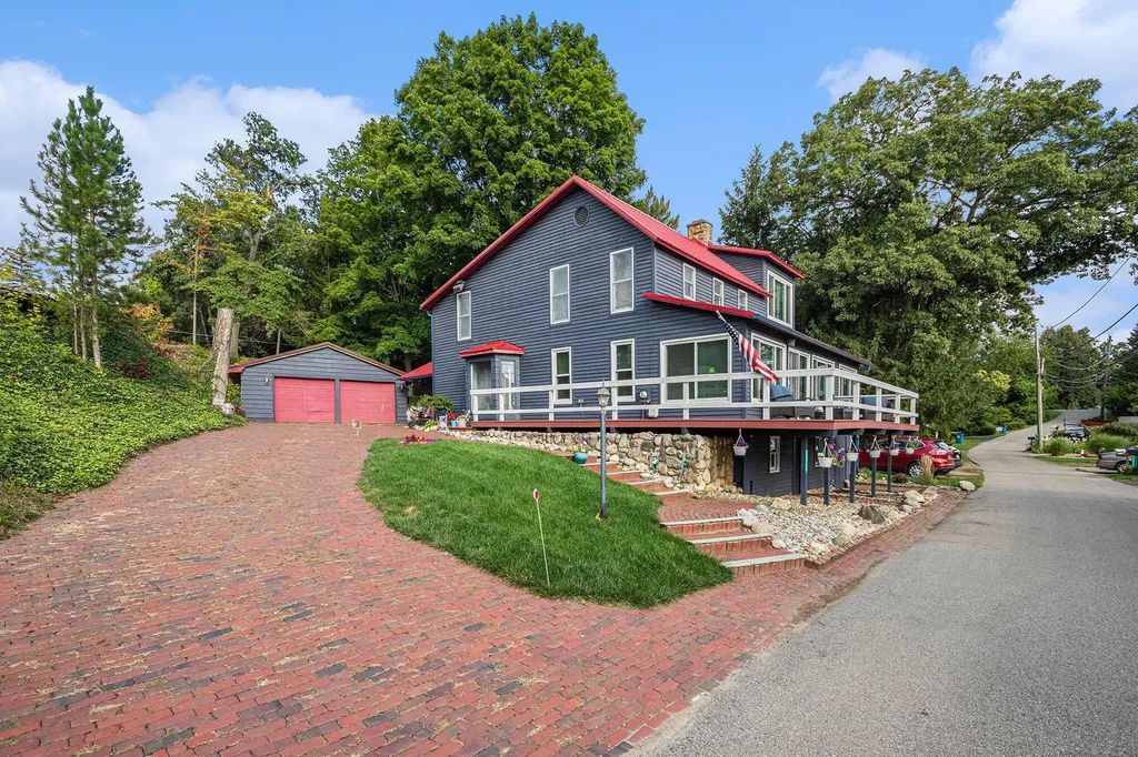 55945 Inn D Inn Drive Silver Creek Township MI 49047