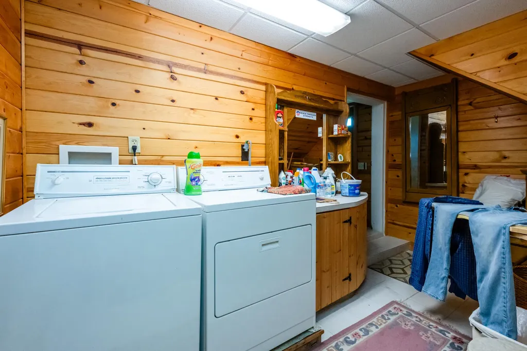 1955 Angling Road Bainbridge Township MI 49098