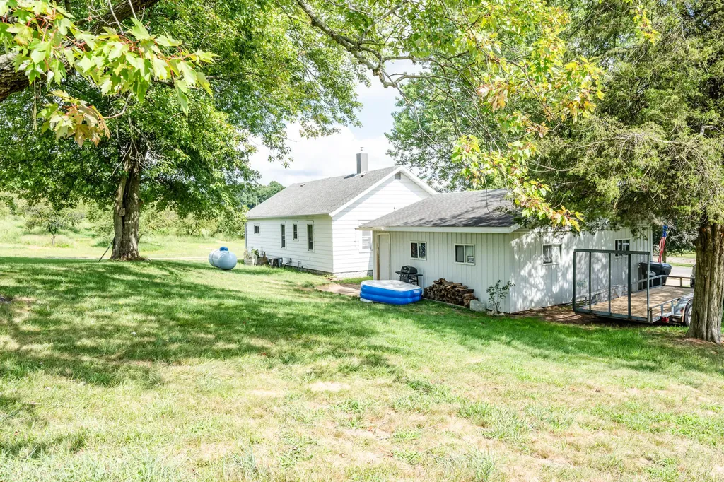 1980 Angling Road Bainbridge Township MI 49098