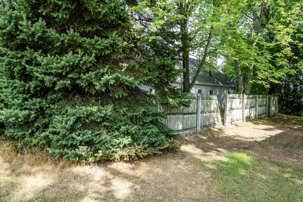 1980 Angling Road Bainbridge Township MI 49098