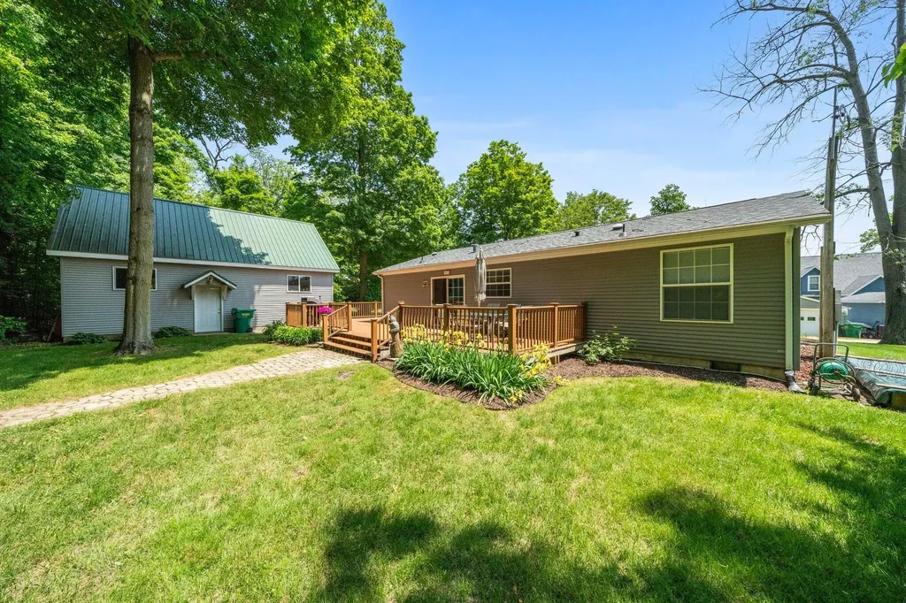 61738 Lake View Drive Penn Township MI 49031