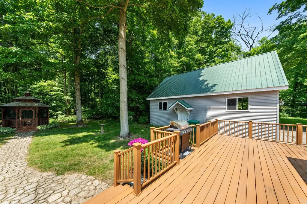 61738 Lake View Drive Penn Township MI 49031