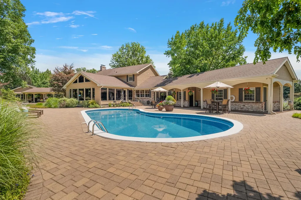 6130 Eidson Road Royalton Township MI 49085