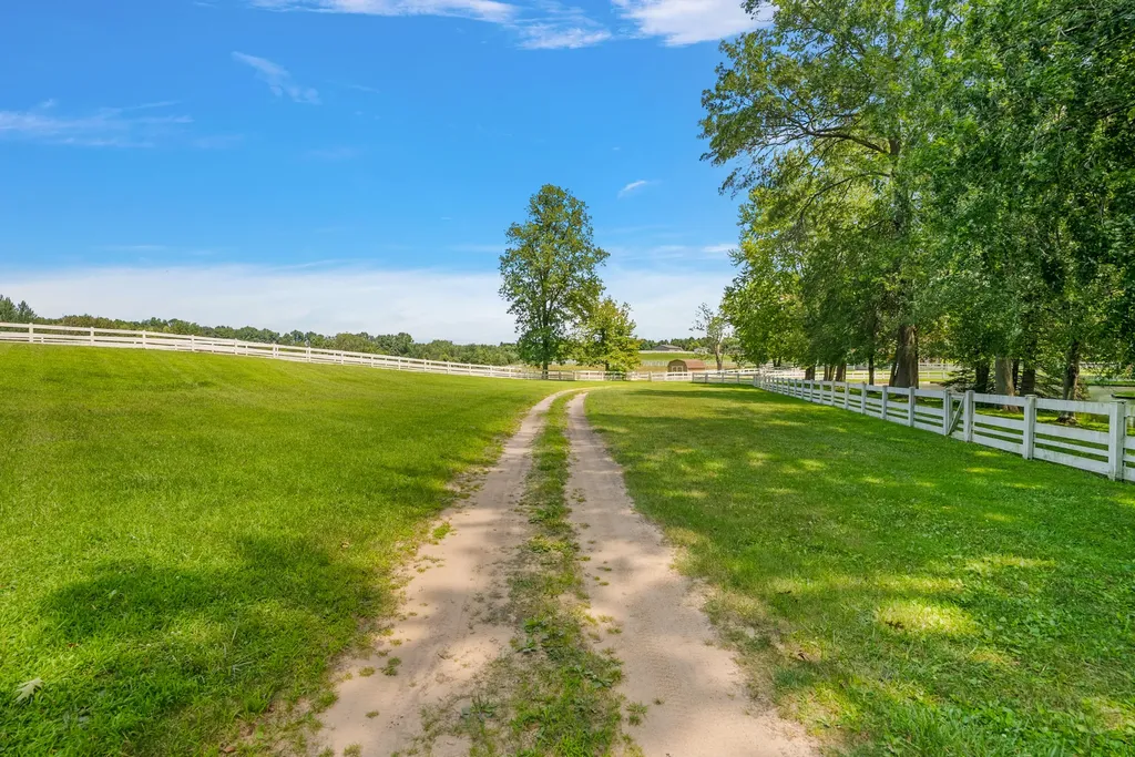 6130 Eidson Road Royalton Township MI 49085