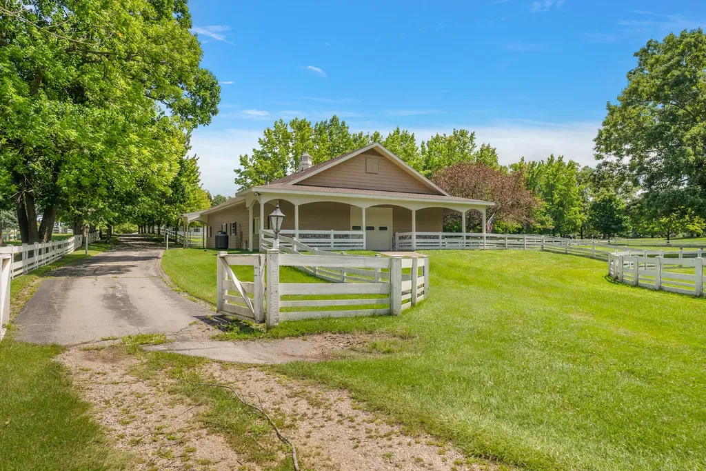 6130 Eidson Road Royalton Township MI 49085