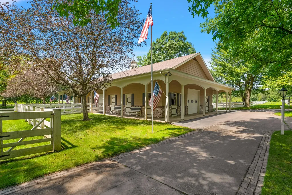 6130 Eidson Road Royalton Township MI 49085