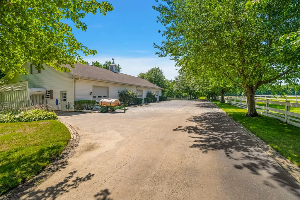 6130 Eidson Road Royalton Township MI 49085