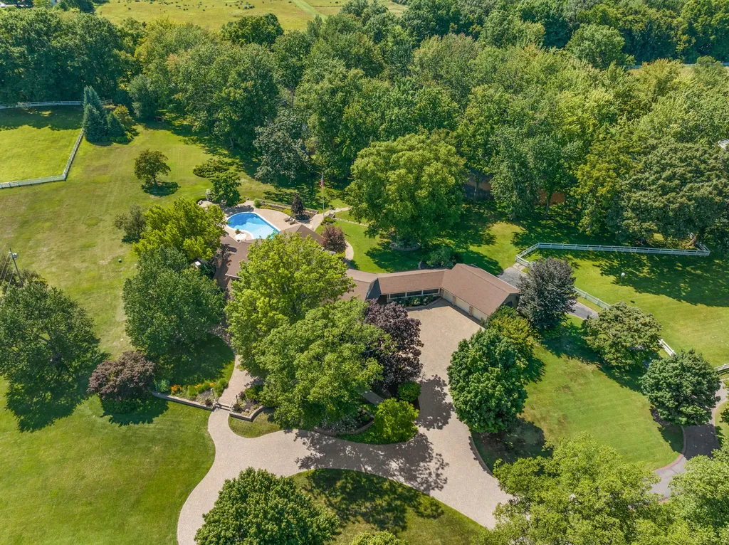 6130 Eidson Road Royalton Township MI 49085