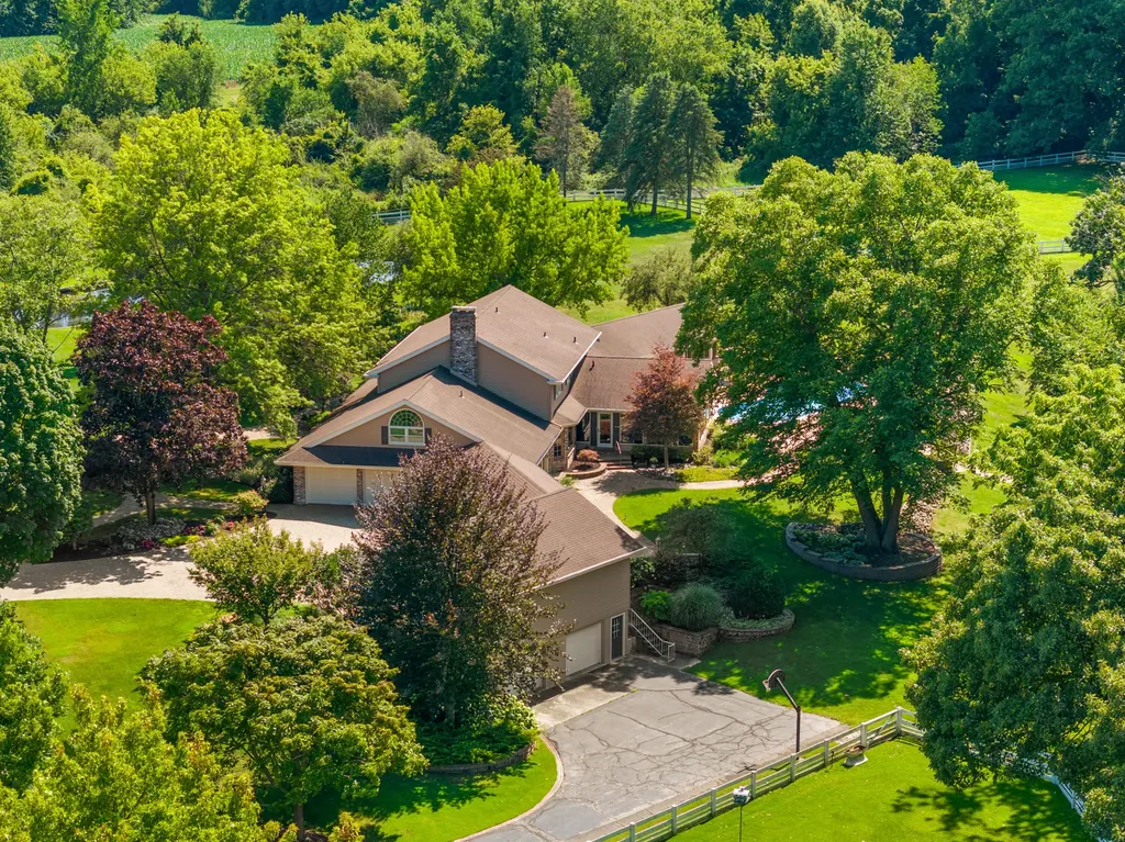 6130 Eidson Road Royalton Township MI 49085
