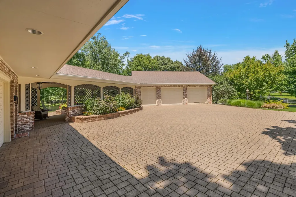 6130 Eidson Road Royalton Township MI 49085
