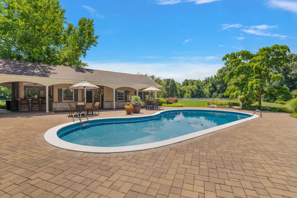 6130 Eidson Road Royalton Township MI 49085