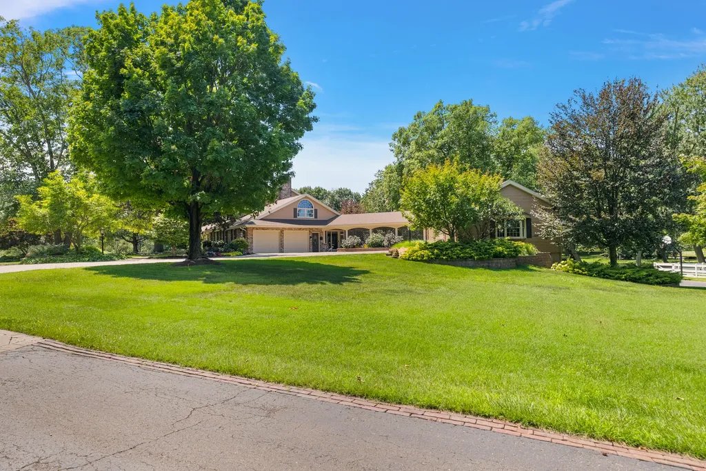 6130 Eidson Road Royalton Township MI 49085