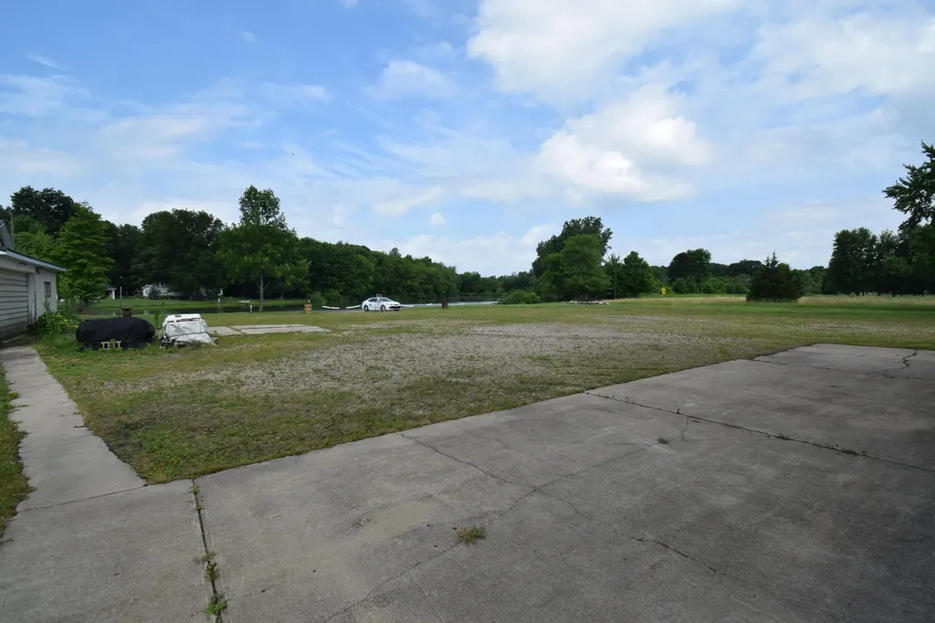 71627 County Road 681 Lawrence Township MI 49057