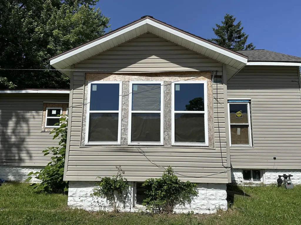 696 Highland Avenue Benton Harbor City MI 49022
