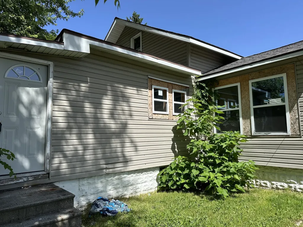 696 Highland Avenue Benton Harbor City MI 49022