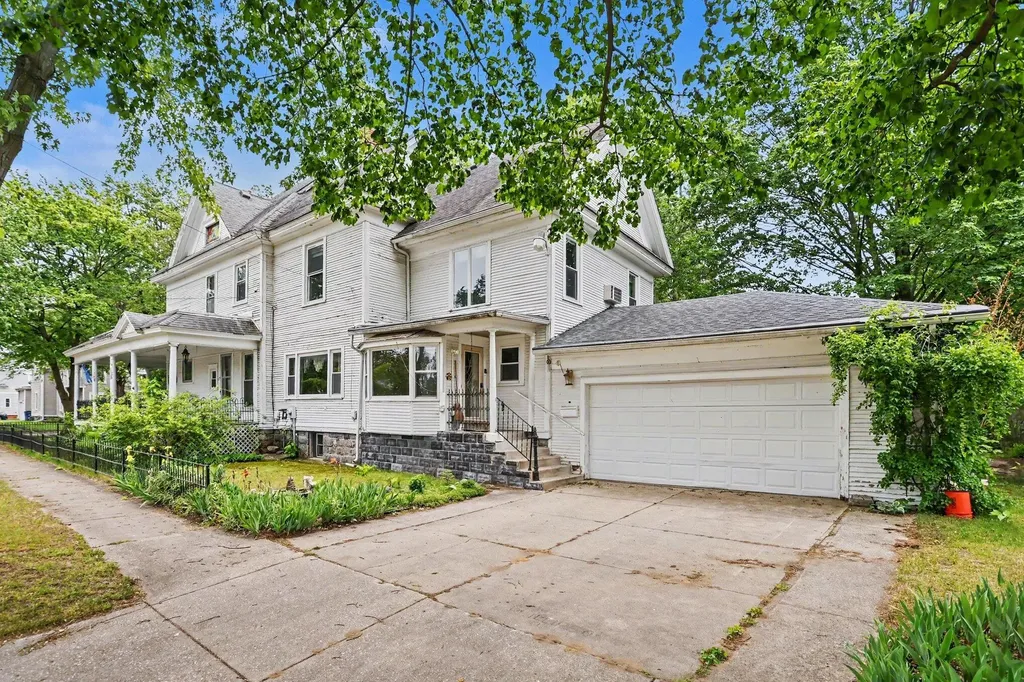 307 Center Street Dowagiac City MI 49047