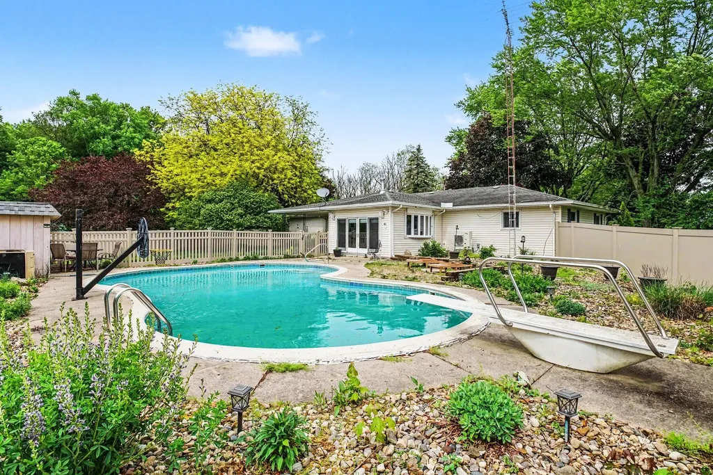 68544 Union Road S Porter Township MI 49130