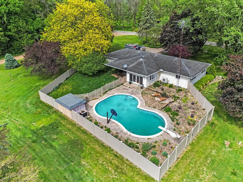 68544 Union Road S Porter Township MI 49130