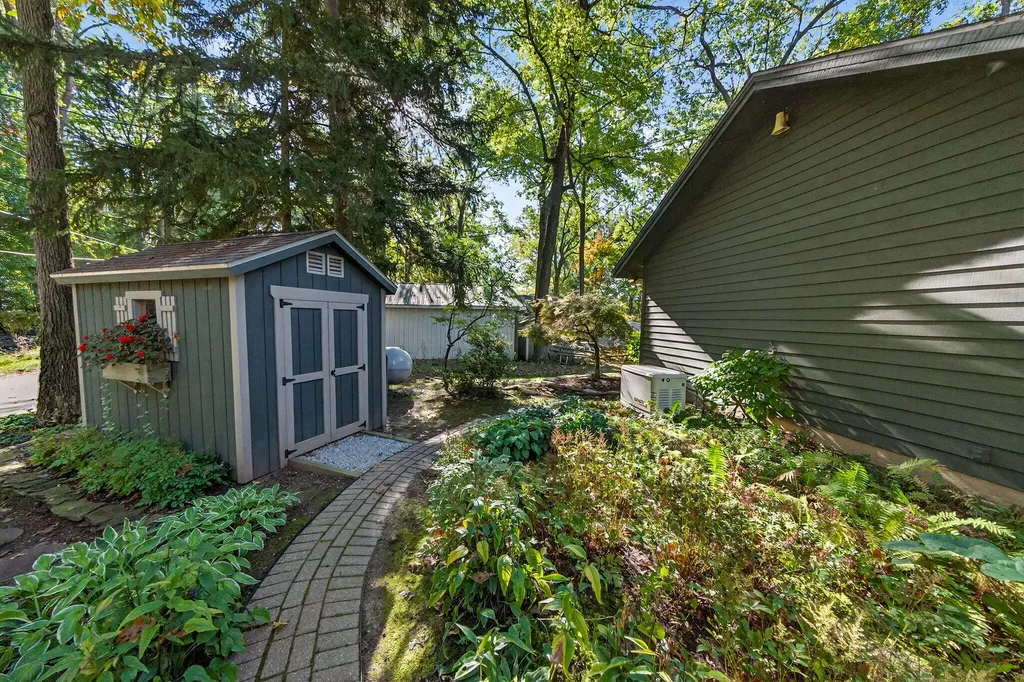 90888 Bluff Drive Porter Township MI 49067
