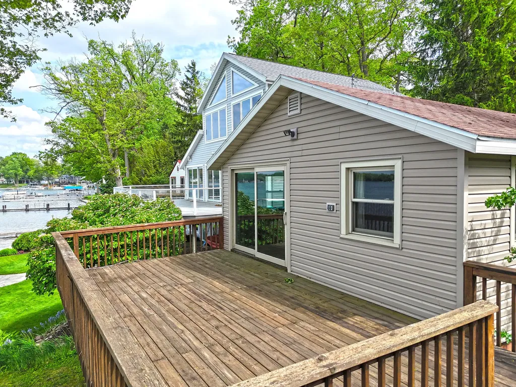 31050 Curran Beach Silver Creek Township MI 49047