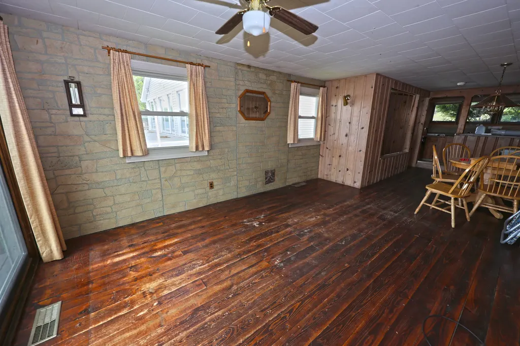 31050 Curran Beach Silver Creek Township MI 49047