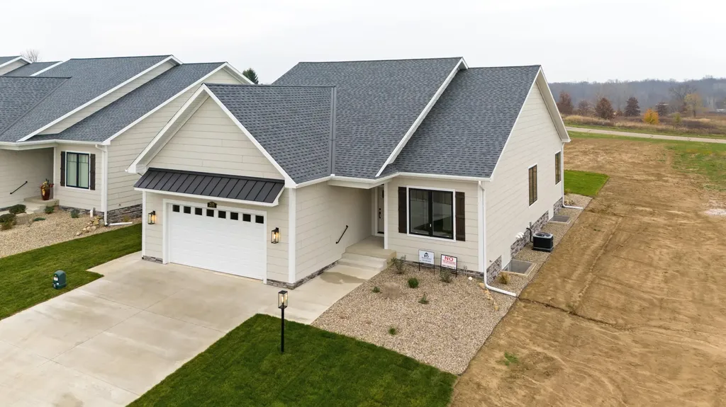 2560 Noellyn Drive Oronoko Charter Township MI 49103