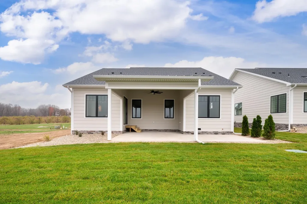 2560 Noellyn Drive Oronoko Charter Township MI 49103