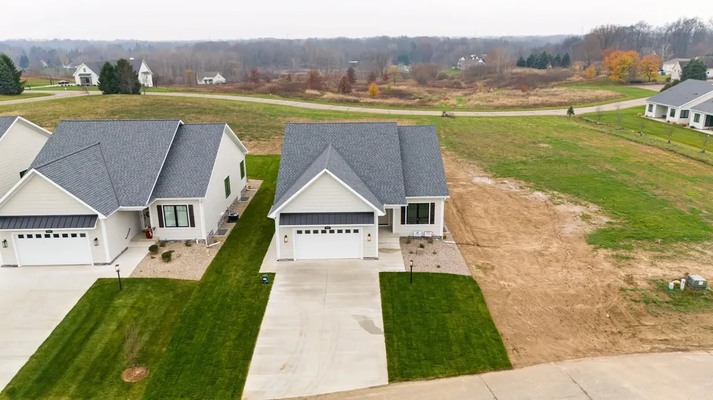 2560 Noellyn Drive Oronoko Charter Township MI 49103