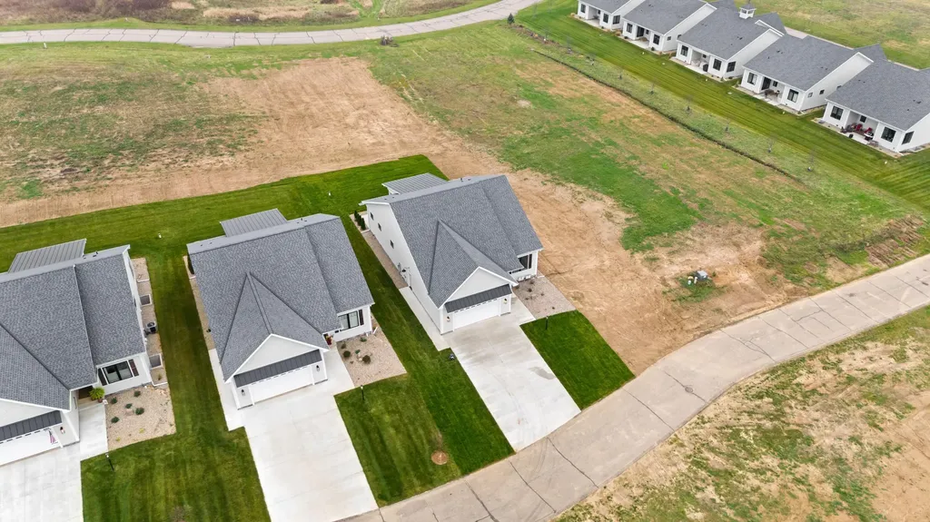 2560 Noellyn Drive Oronoko Charter Township MI 49103