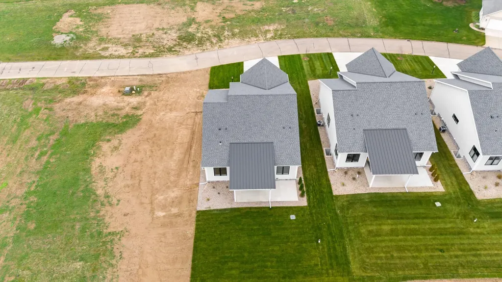 2560 Noellyn Drive Oronoko Charter Township MI 49103